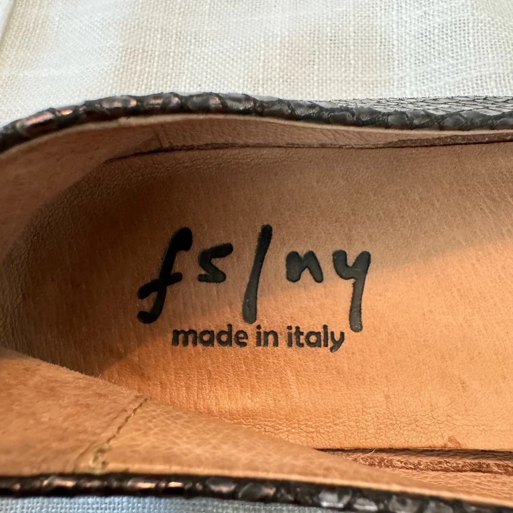 Genuine Leather ballet flats Lagenlook Fslny Italy Size 9 Gray shimmer Fairycore
